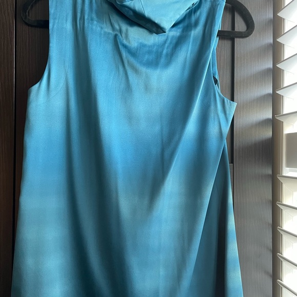 Ann Taylor teal sleeveless shirt, size small - Picture 3 of 5